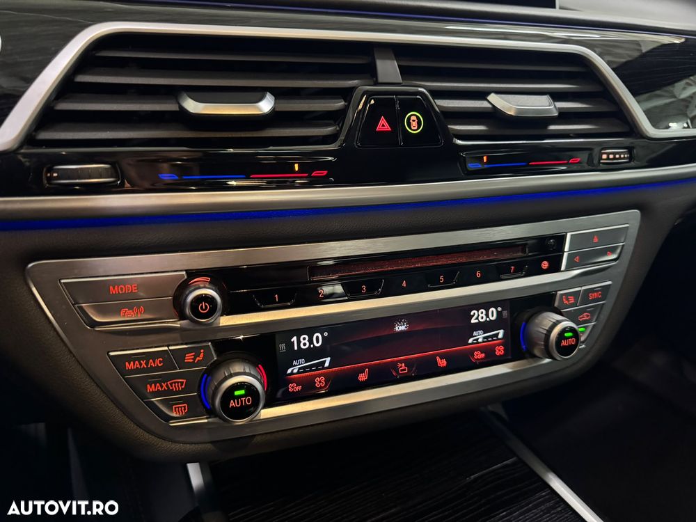 BMW Seria 7 750i xDrive - 17