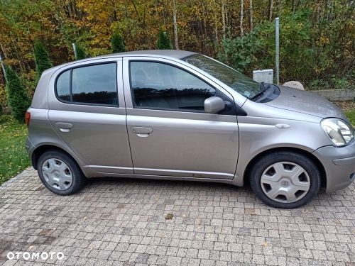 Toyota Yaris 2004 photo 2