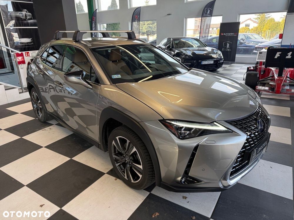 Lexus UX - 3