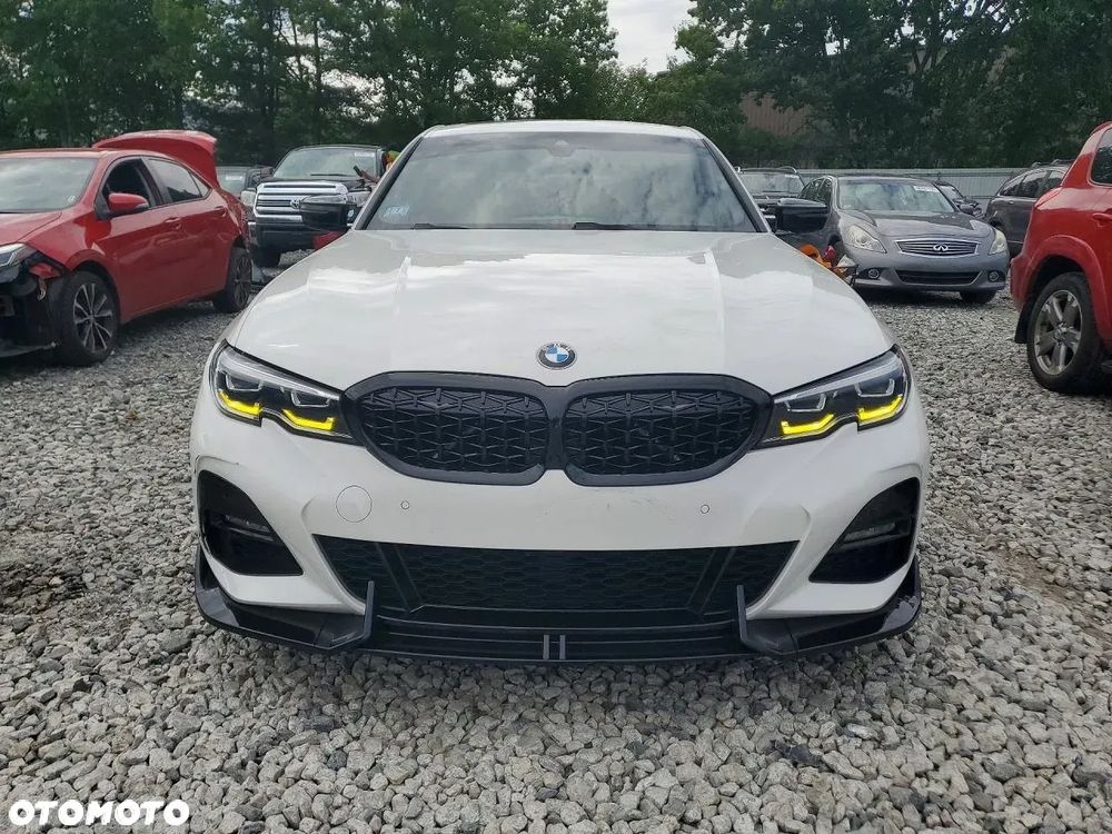 BMW Seria 3 330i M Sport - 5