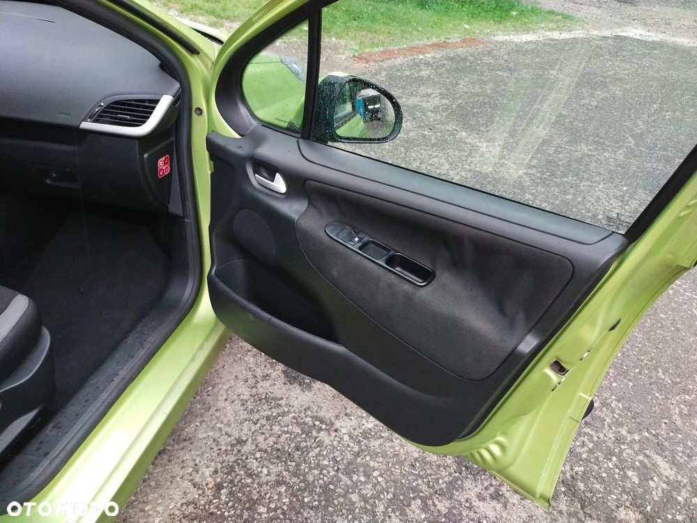 Peugeot 207 95 VTi Urban Style - 12