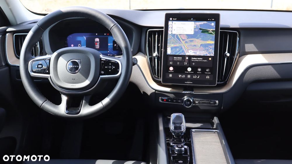 Volvo XC 60 B5 B AWD Plus Dark - 12