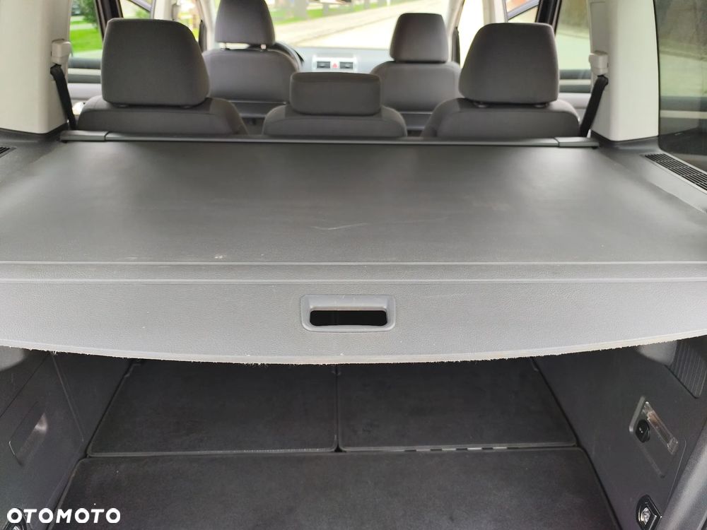 Volkswagen Touran - 23