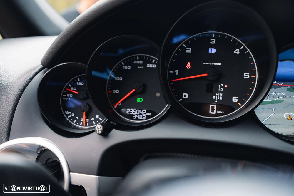 Porsche Cayenne - 41