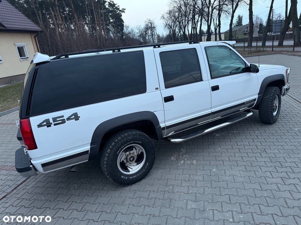 Chevrolet Suburban - 26
