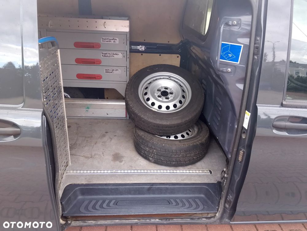 Mercedes-Benz Vito - 25