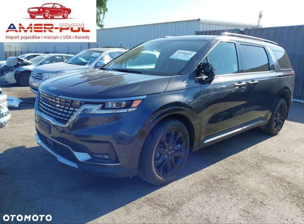 Kia Carnival - 1