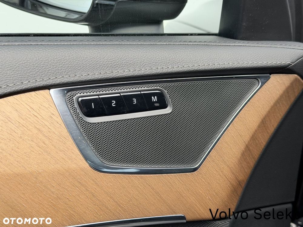 Volvo XC 90 - 21