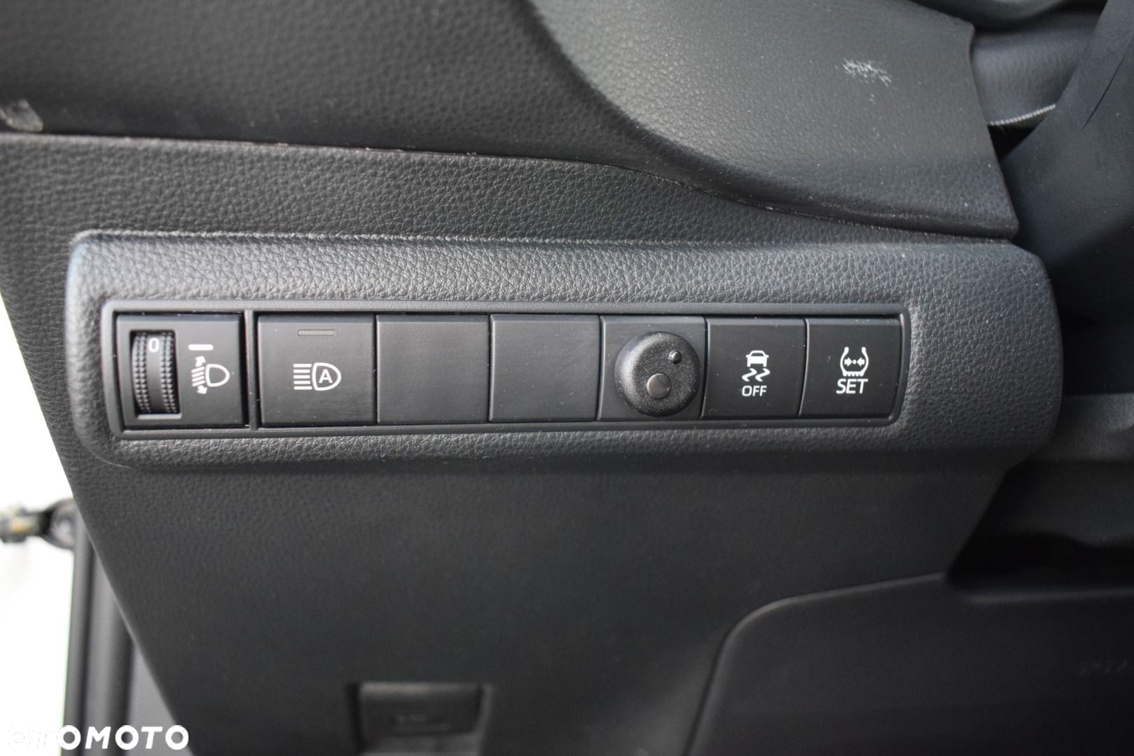 Toyota Corolla - 23
