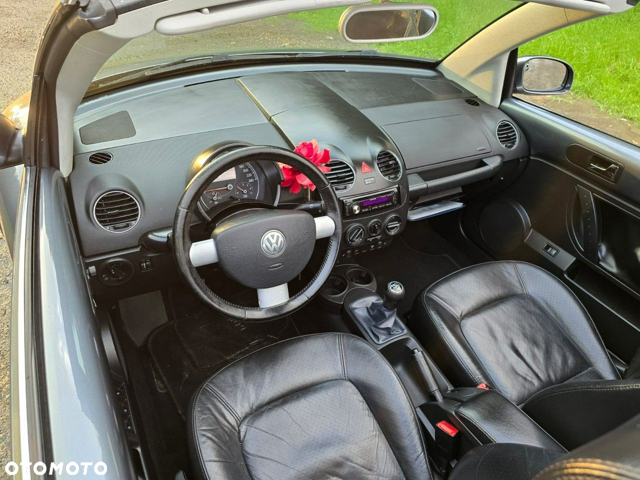 Volkswagen New Beetle - 25