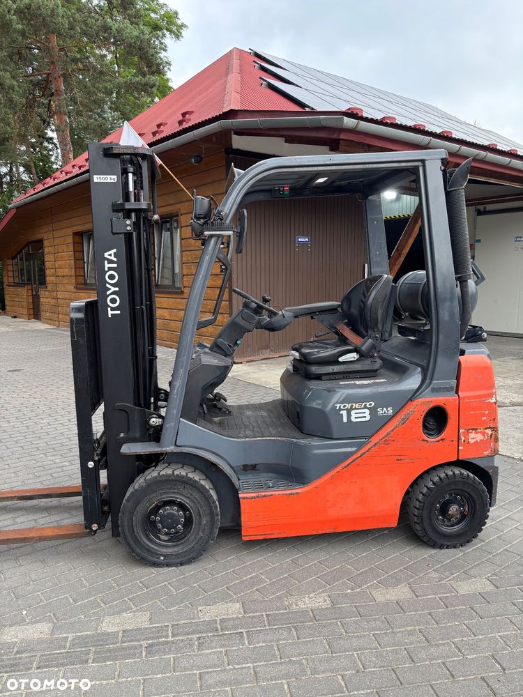 Toyota wózek widłowy 8FGF18 UCZCIWY STAN LPG benzyna 36 800 netto - 5