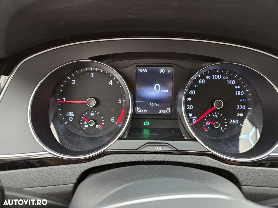 Volkswagen Passat 2.0 TDI DSG Comfortline - 6