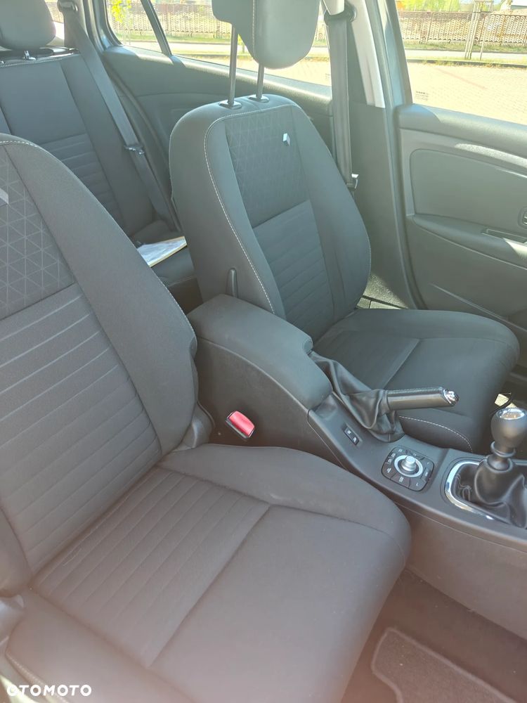 Renault Megane 1.6 16V 110 LIMITED - 12