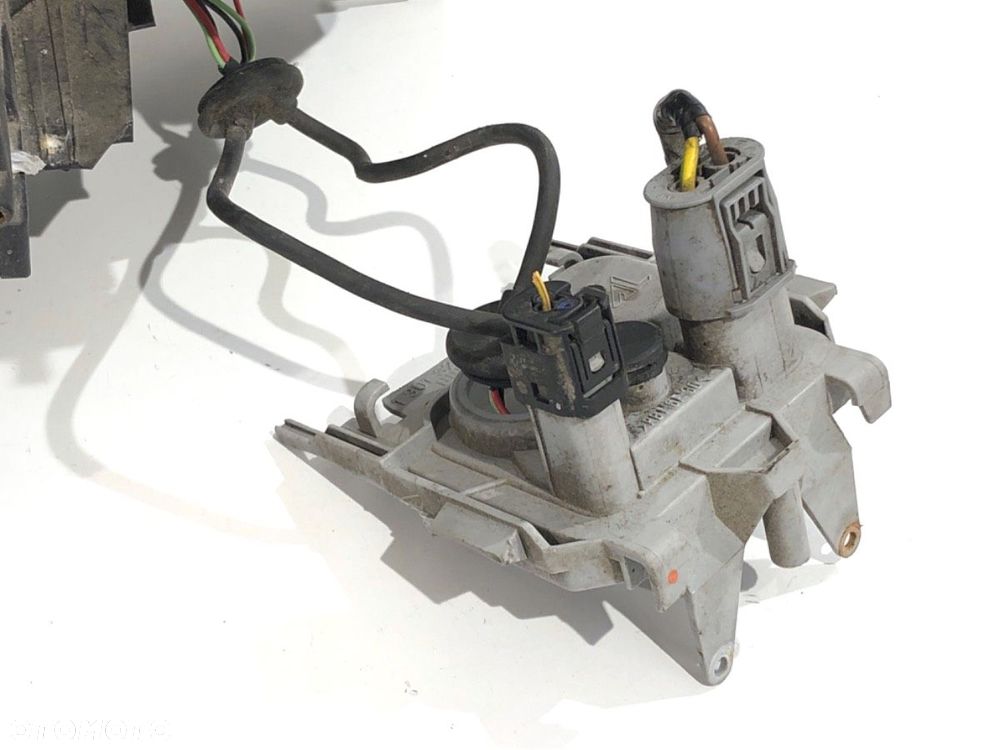 REFLEKTOR LEWY PRZÓD XENON  BMW 3 Compact (E46) 2001 - 2005 316 ti 85 kW [115 KM] benzyna 2002 - - 3