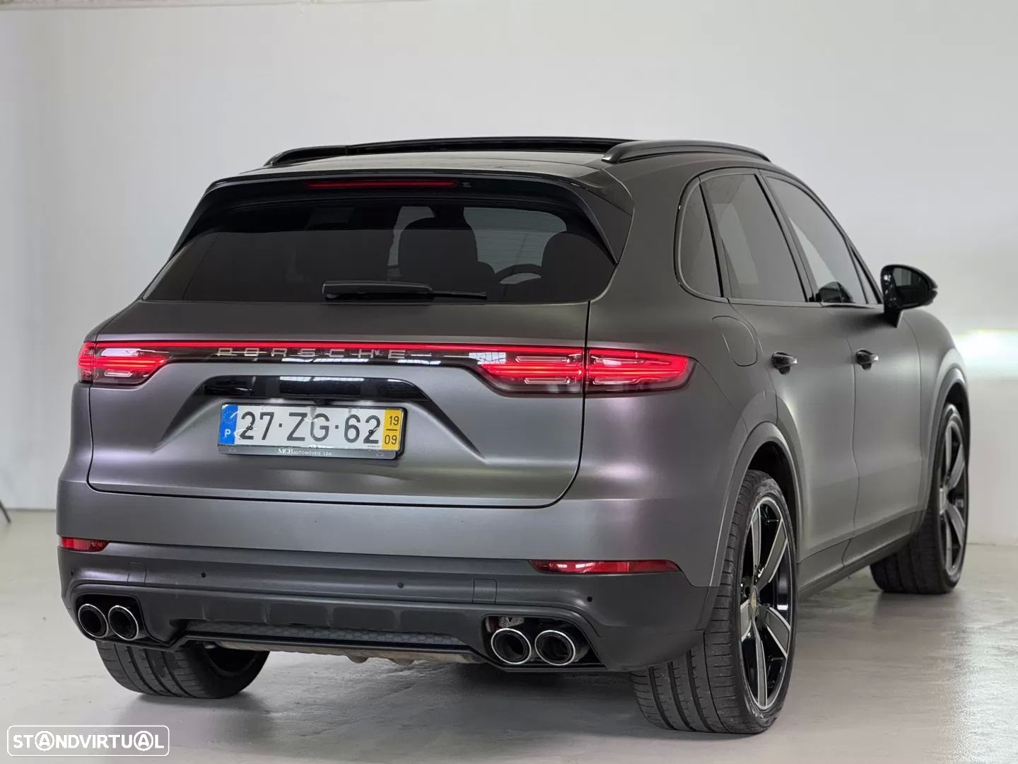 Porsche Cayenne Platinum Edition - 18