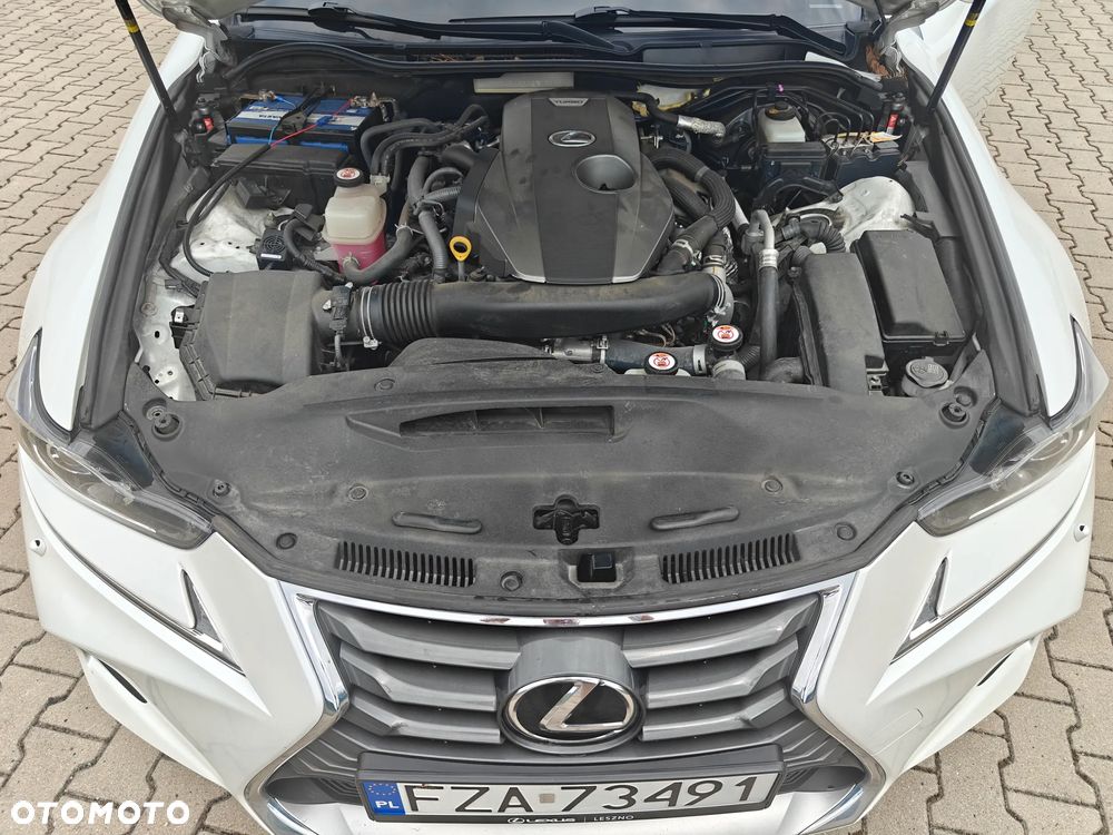 Lexus IS - 14