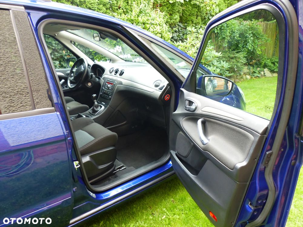 Ford S-Max - 13