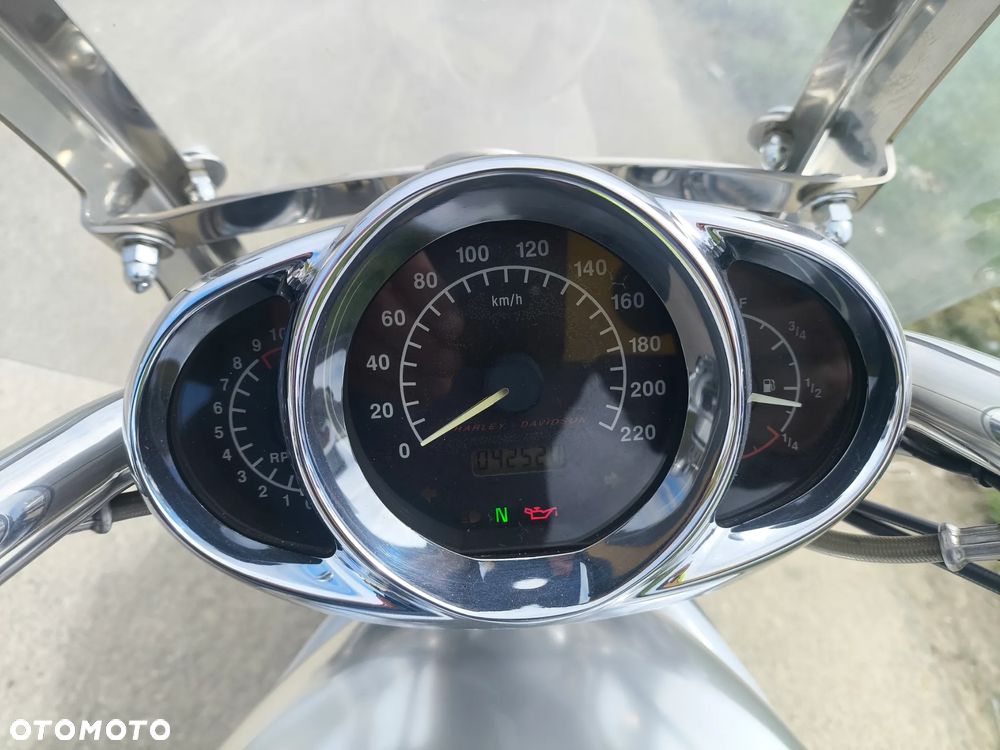 Harley-Davidson V-Rod Street Rod - 13