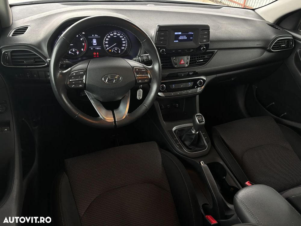 Hyundai i30 1.5 110CP 5DR M/T Comfort - 12