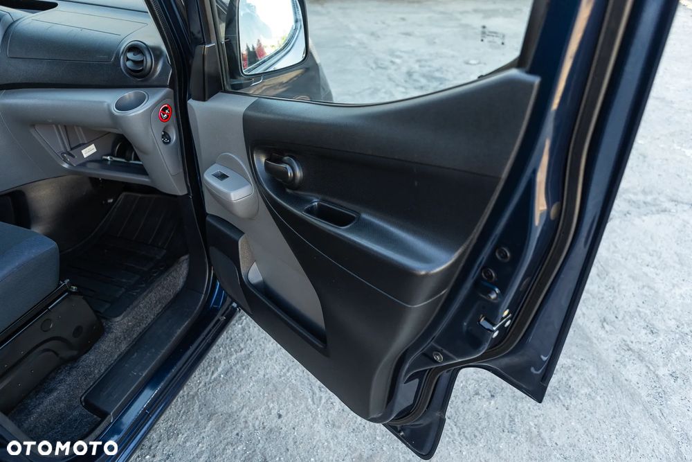 Nissan NV200 - 35