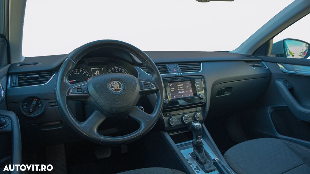 Skoda Octavia 2.0 TDI ELEGANCE DSG - 19