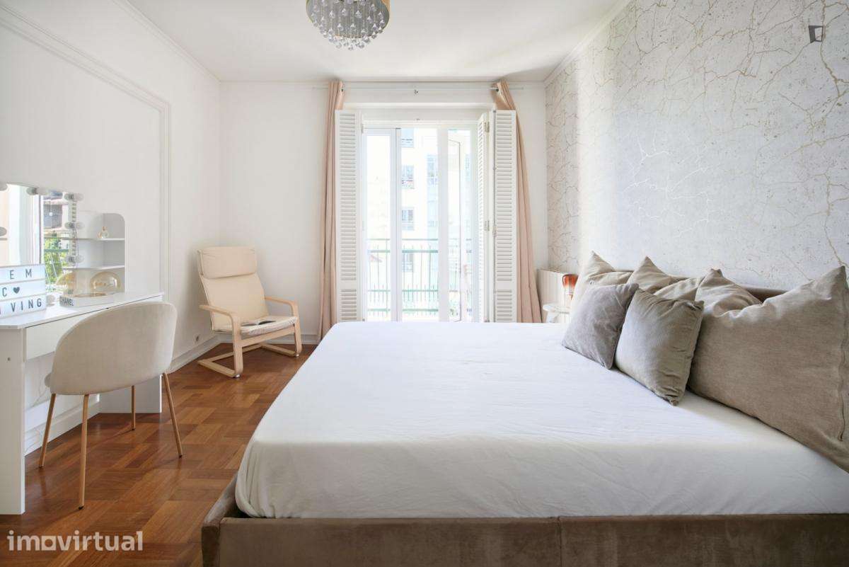 Quarto - localizado em Entrecampos Lisbon - Grande imagem: 3/48