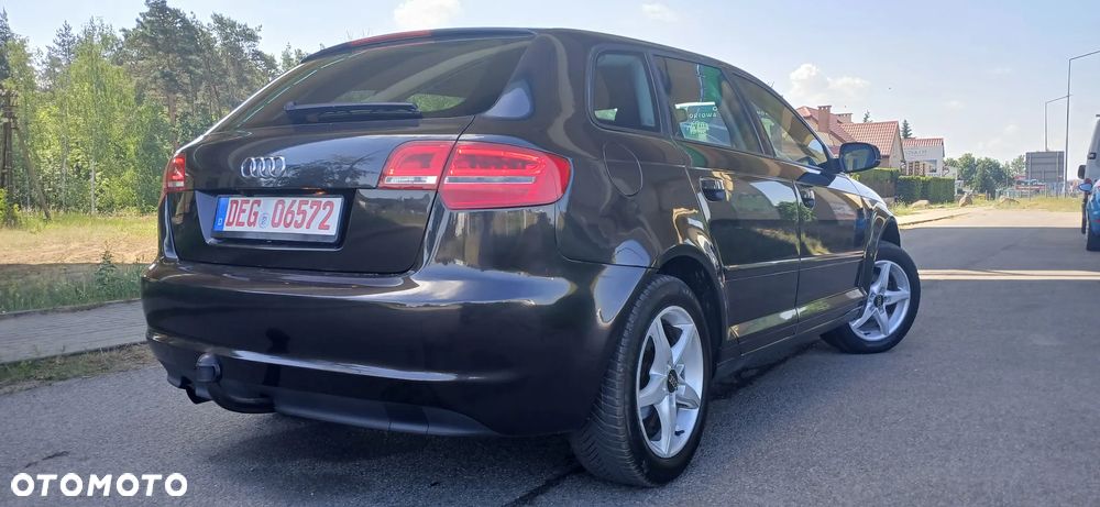 Audi A3 Sportback 1.6 S line Sportpaket plus - 4