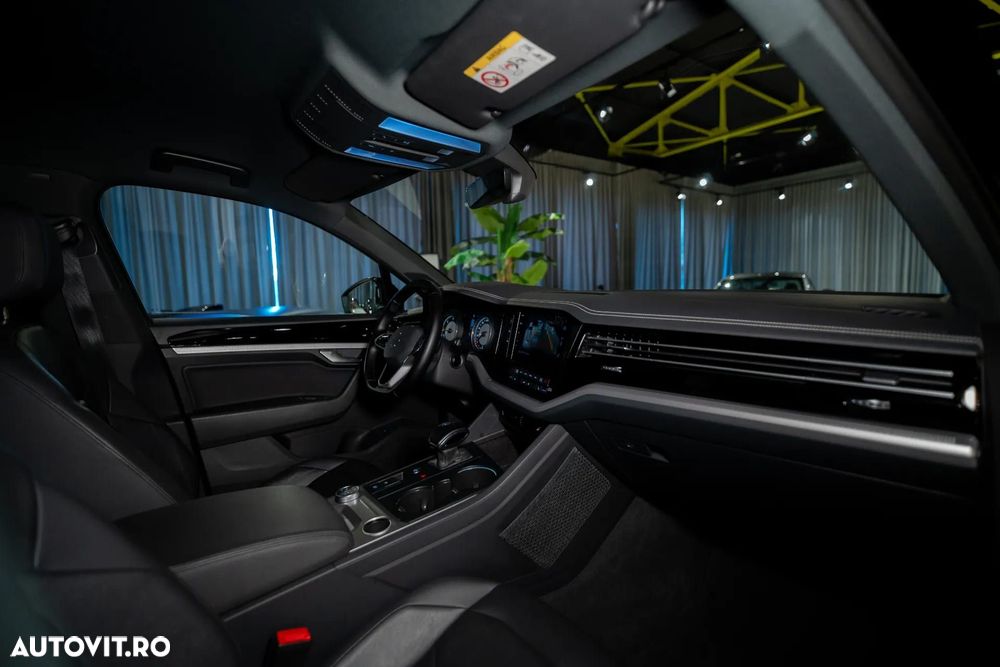 Volkswagen Touareg - 32