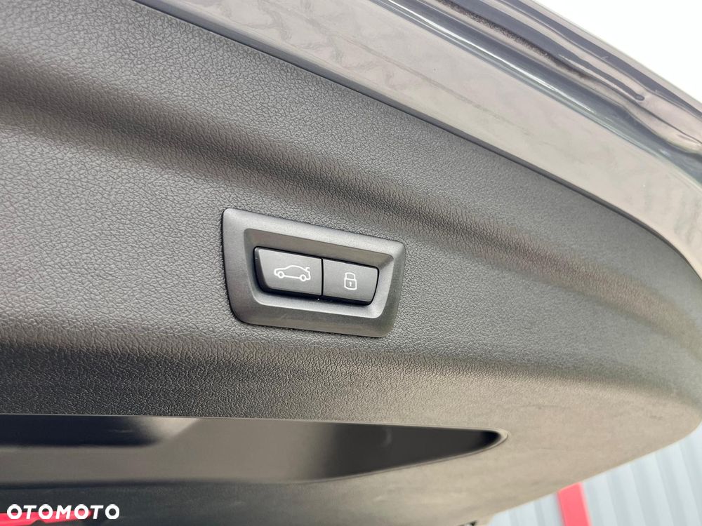 BMW Seria 2 220i mHEV Luxury Line - 34