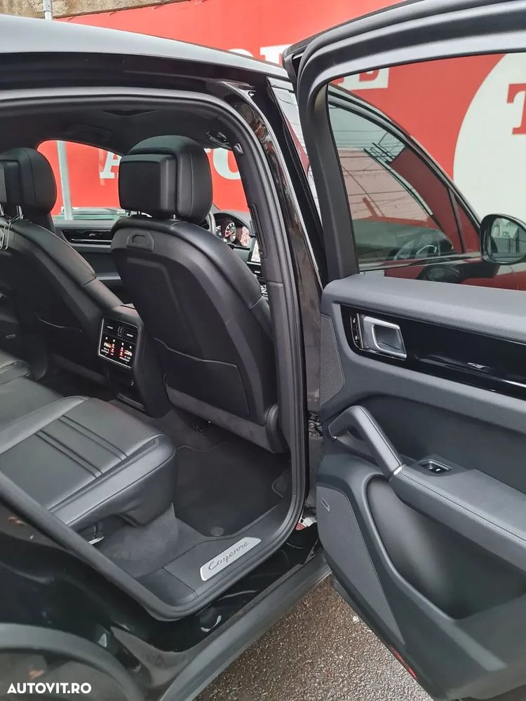 Porsche Cayenne Coupe - 24