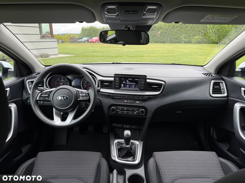 Kia Ceed - 28