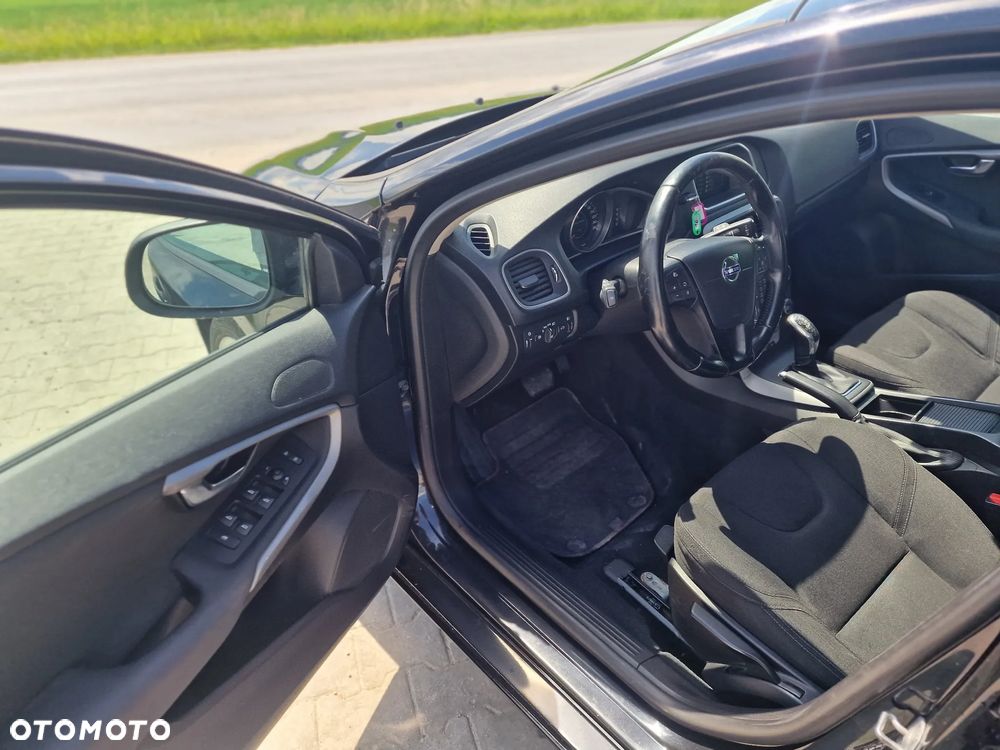 Volvo V40 D3 Geartronic Momentum - 17