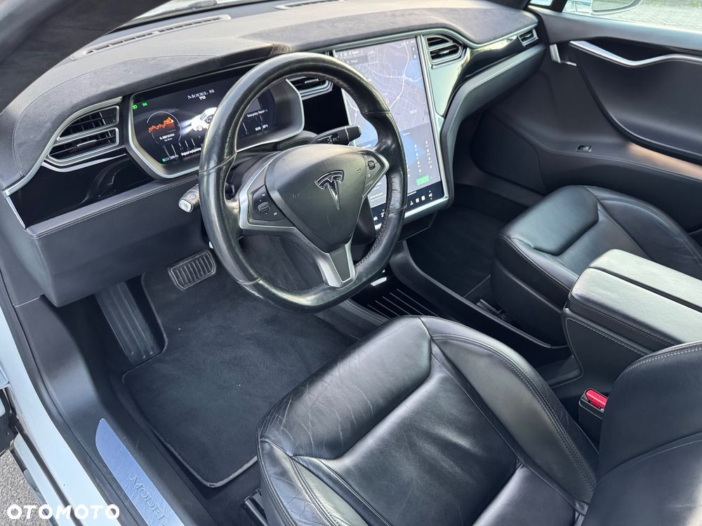 Tesla Model S - 17