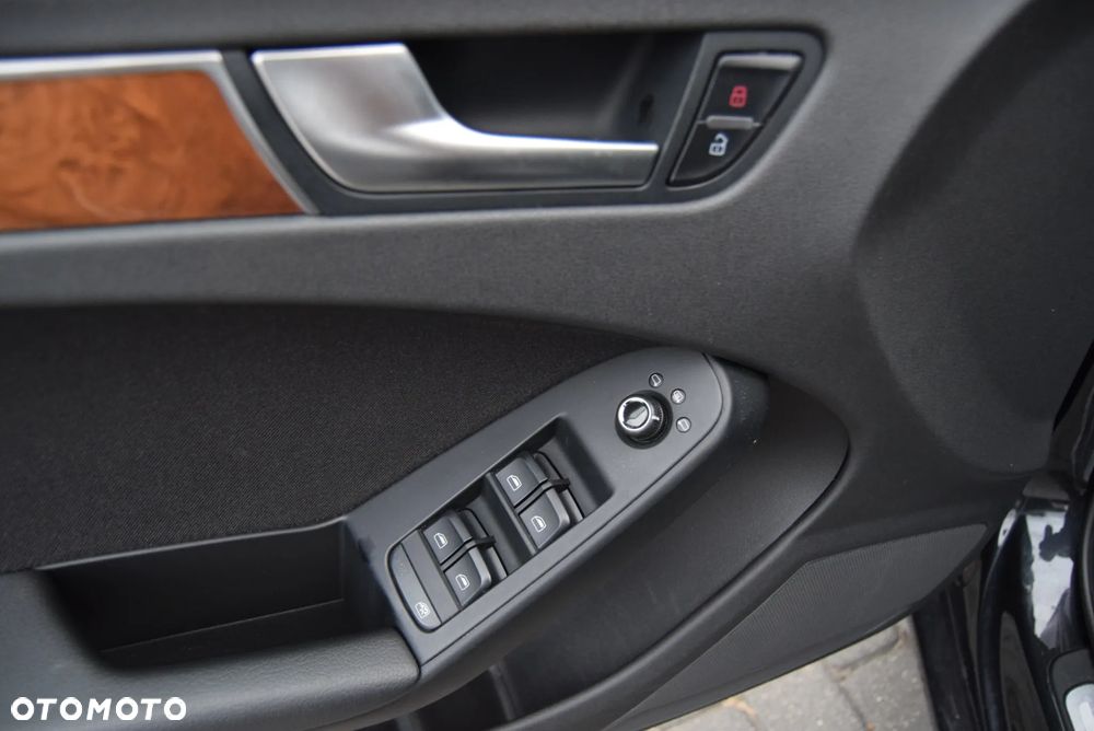 Audi A4 Avant 1.8 TFSI Ambiente - 24