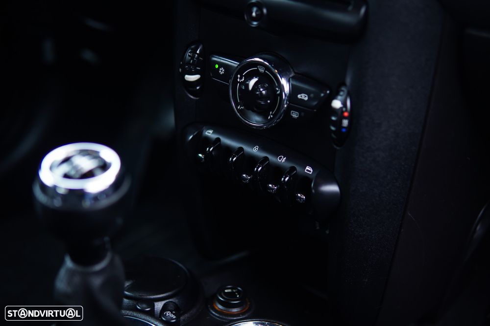 MINI 3 Portas Cooper D - 44