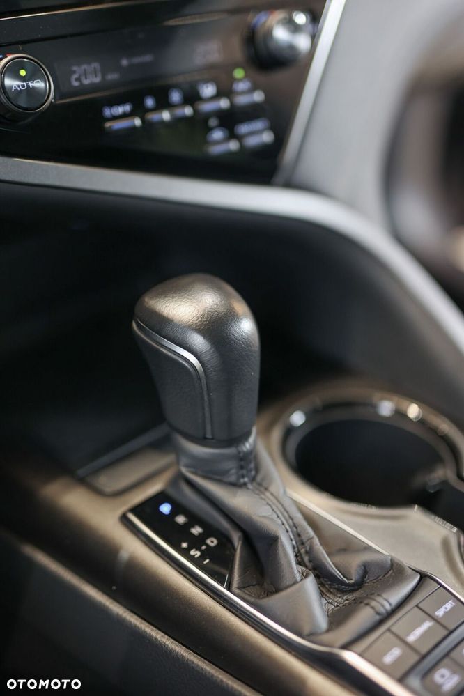 Toyota Camry 2.5 Hybrid Prestige CVT - 30