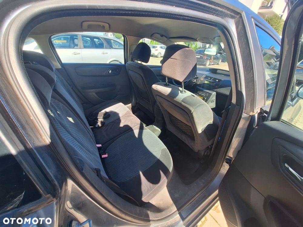 Citroën C4 1.6 HDi FAP Confort - 9