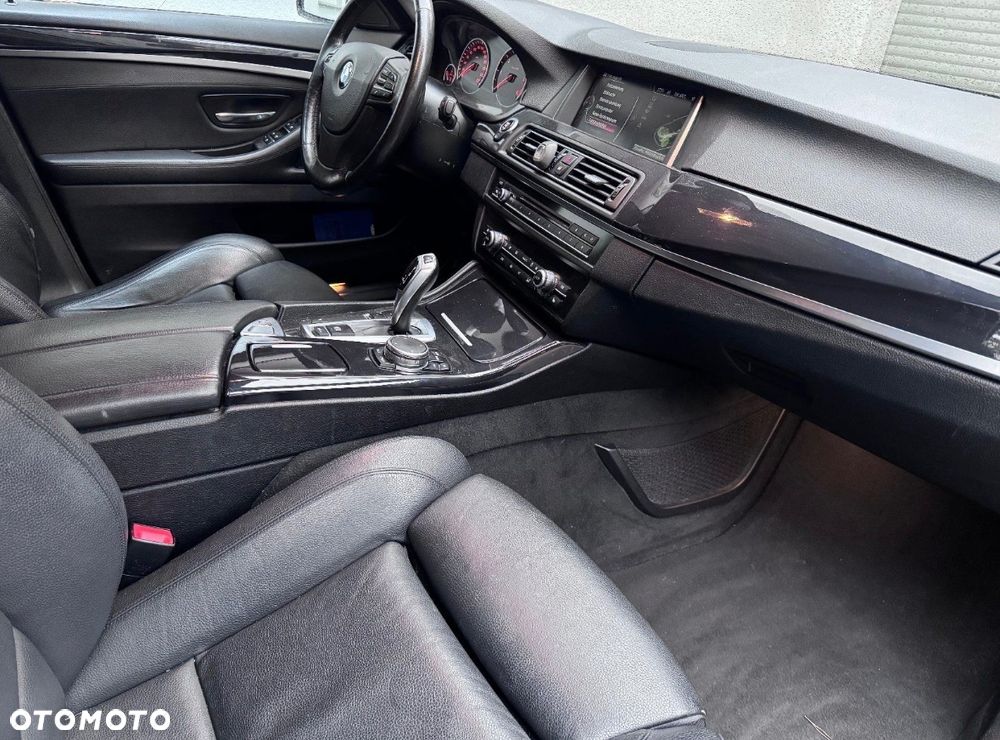 BMW Seria 5 525d Touring Modern Line - 4