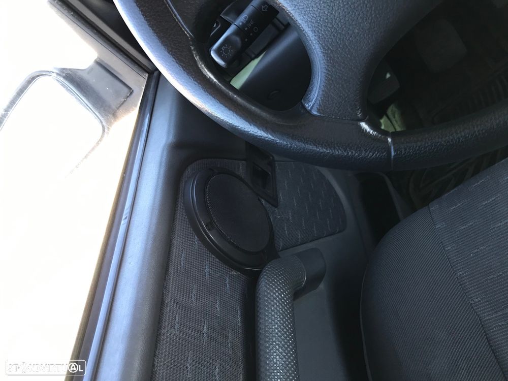 Land Rover Discovery 2.5 TDi - 12