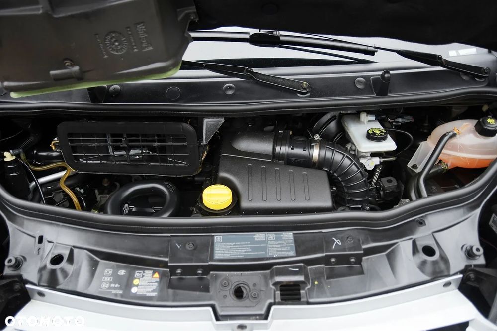 Renault Trafic Grand Passenger Black Edition - 36