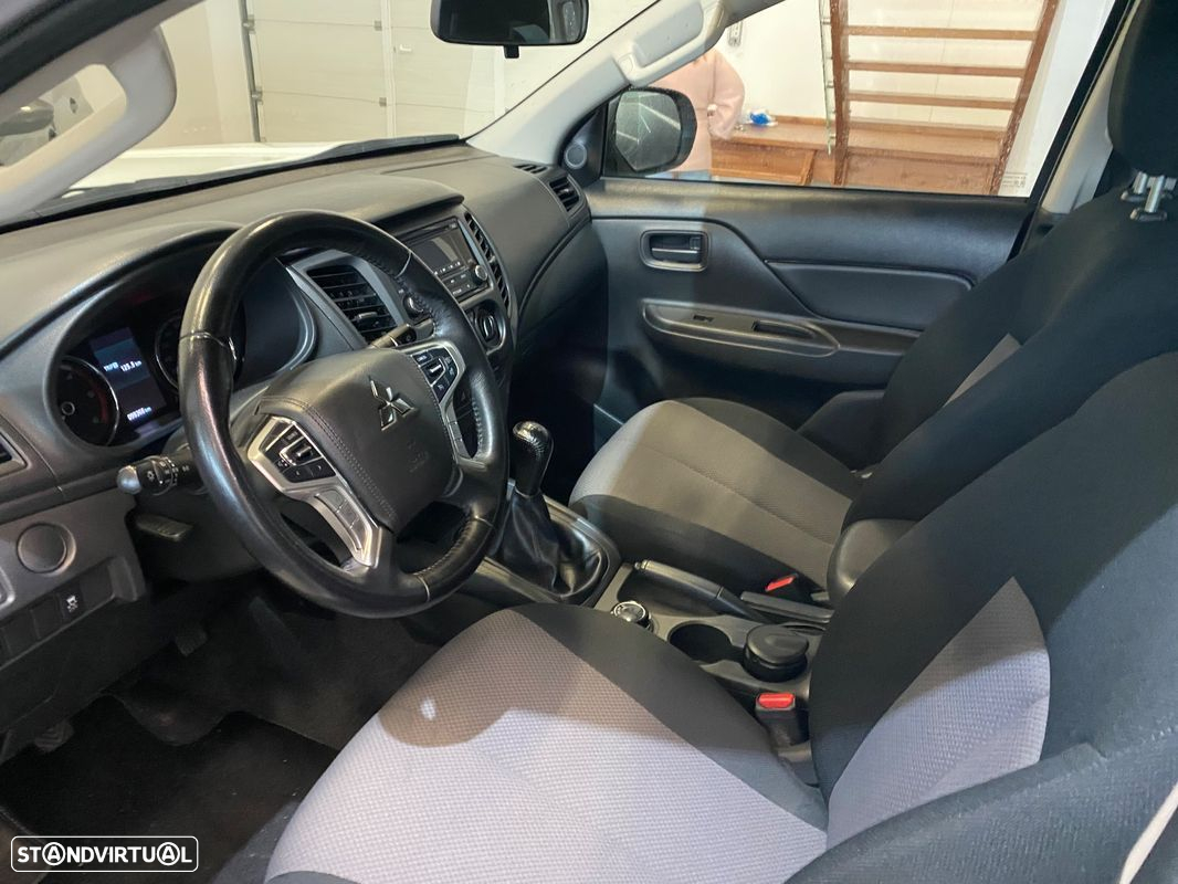 Mitsubishi L200 2.3 DI-D CD Invite 4WD - 6