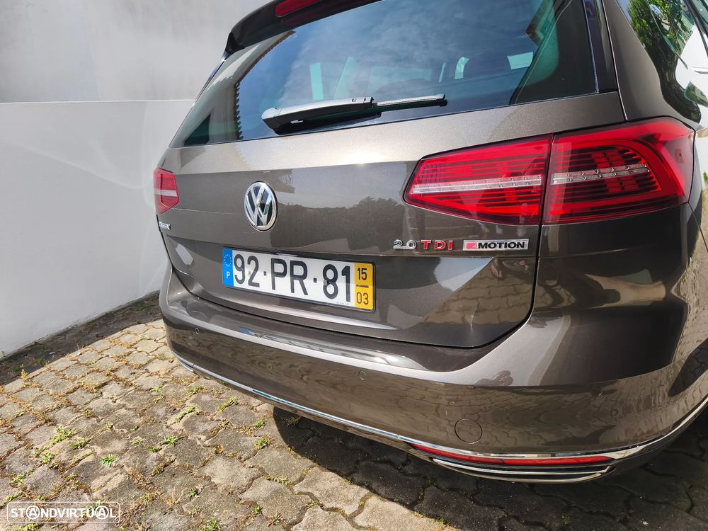 VW Passat Variant 2.0 TDI Highline DSG 4Motion - 25