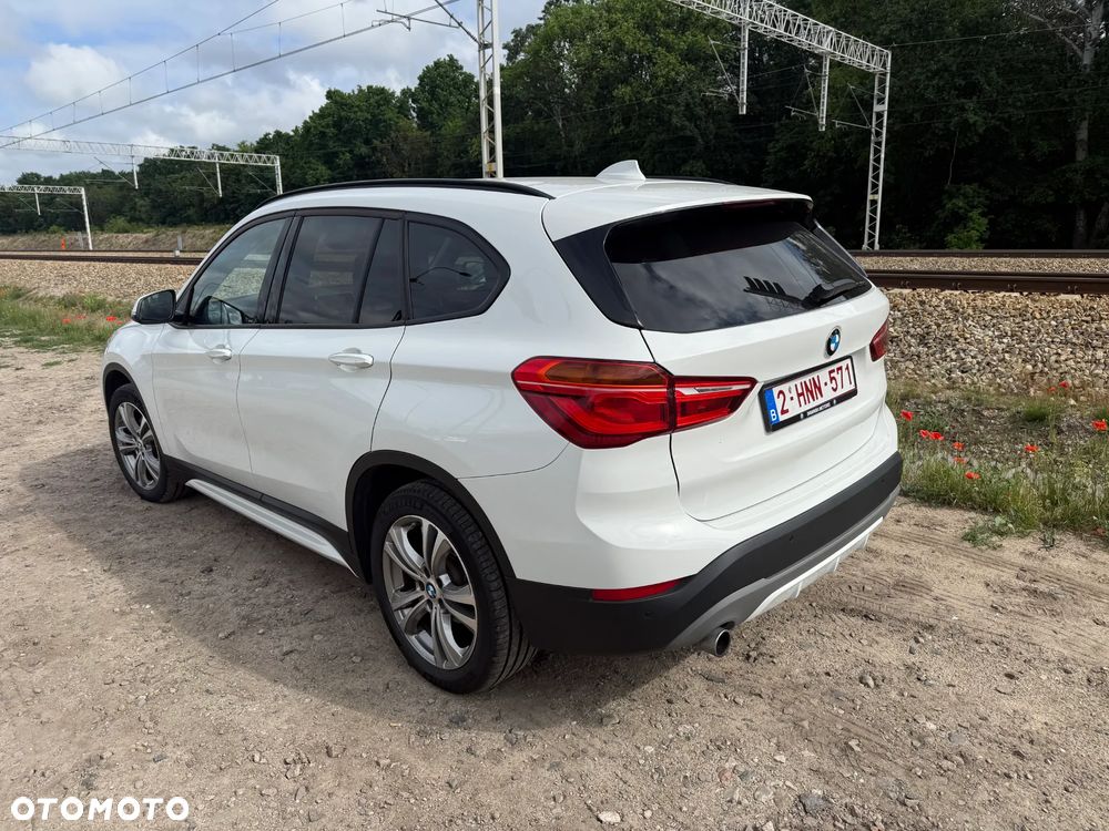 BMW X1 xDrive18d Sport Line - 2