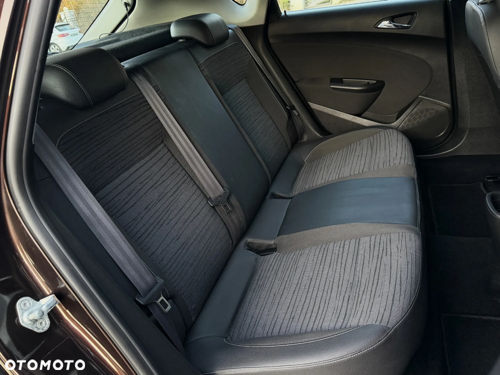 Opel Astra 1.6 Cosmo - 26
