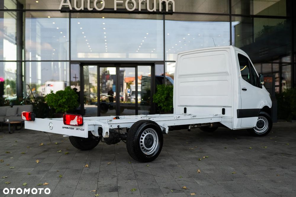 Mercedes-Benz Sprinter - 4