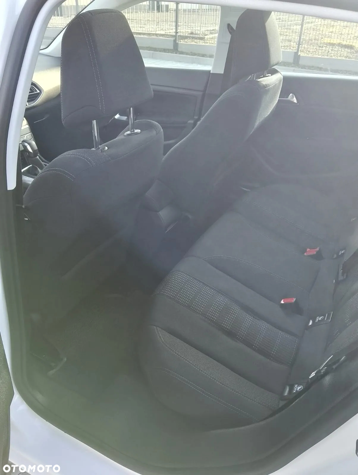 Peugeot 308 1.2 PureTech Active S&S EAT6 - 12