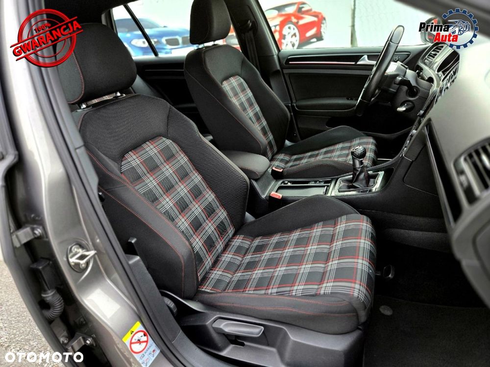 Volkswagen Golf - 29