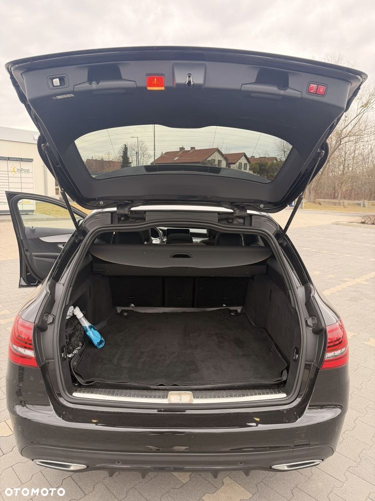 Mercedes-Benz Klasa C 300 d 4MATIC 9G-TRONIC - 29