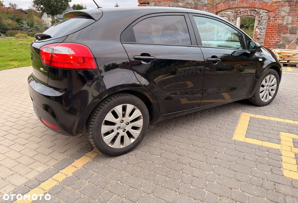 Kia Rio - 5
