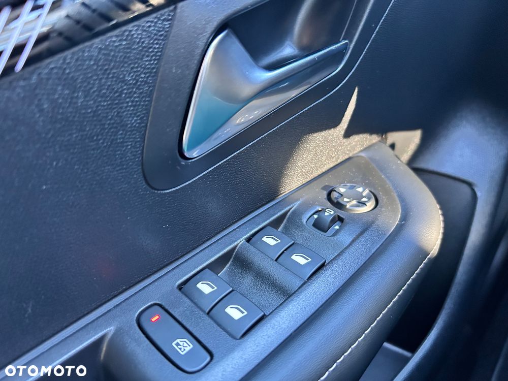 Peugeot 208 1.2 PureTech Allure S&S - 25